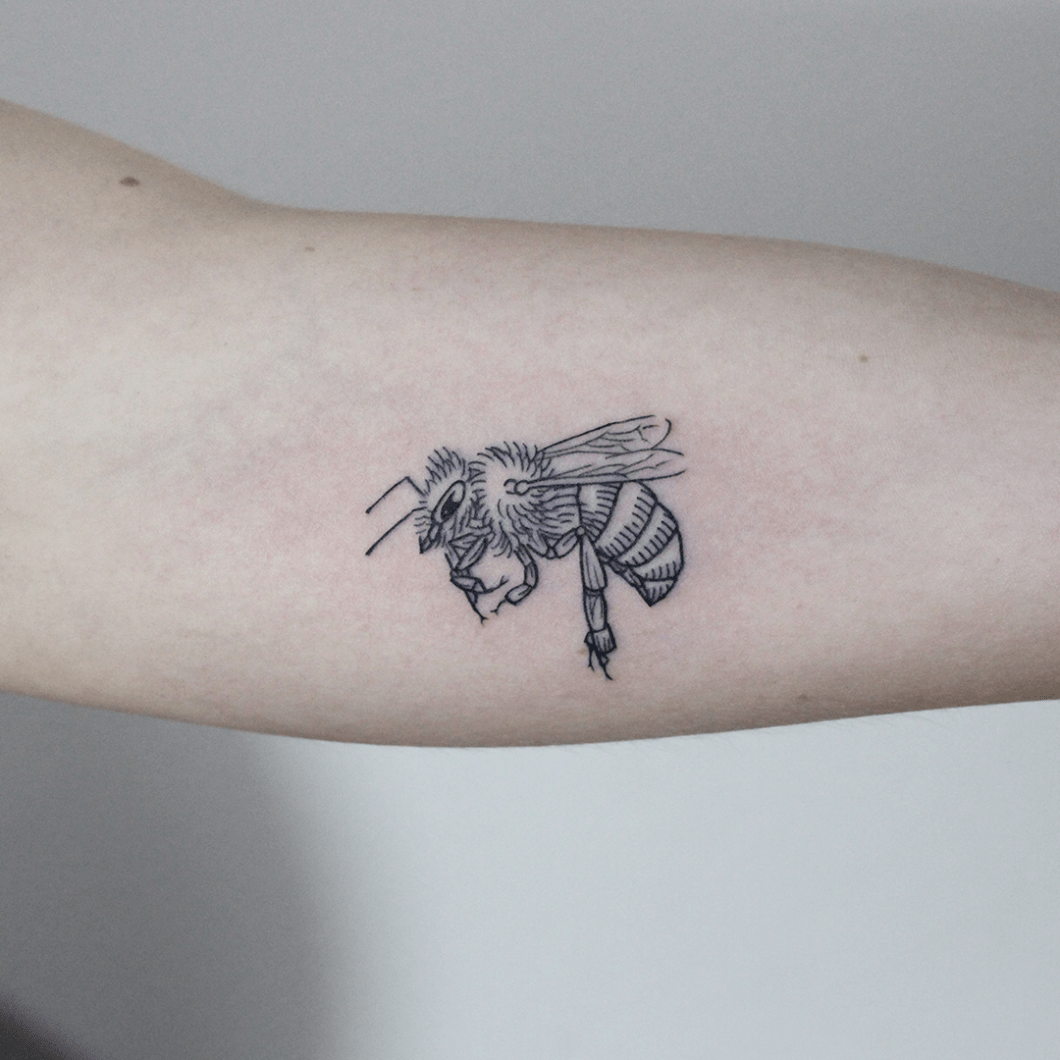 tattoo abeille profil copie